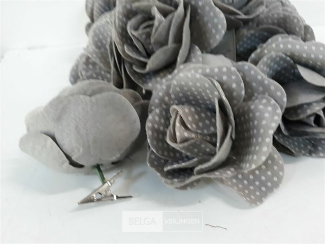 14 x roos stof grijs met clip 9 cm - afbeelding 3 van  3