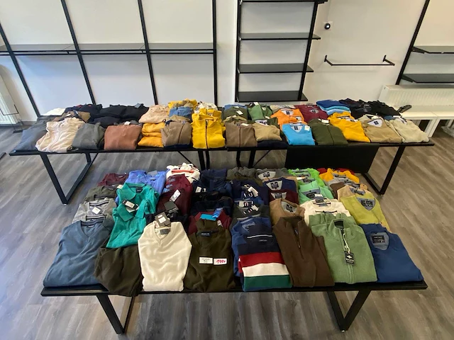 144x heren truien en sweaters. diverse maten, modellen en merken - afbeelding 1 van  22