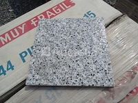 14,5 m² grijze tegels - afbeelding 4 van  4