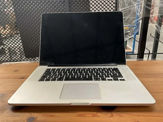 15” apple macbook pro a1398 - afbeelding 6 van  13