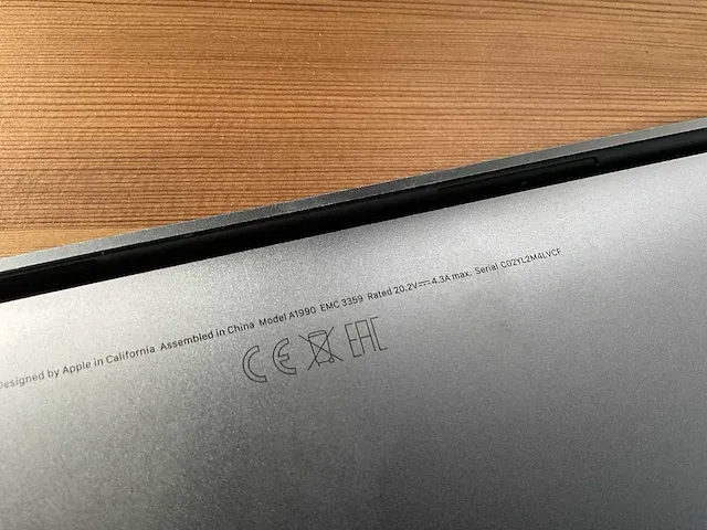 15” apple macbook pro a1990 - afbeelding 5 van  5
