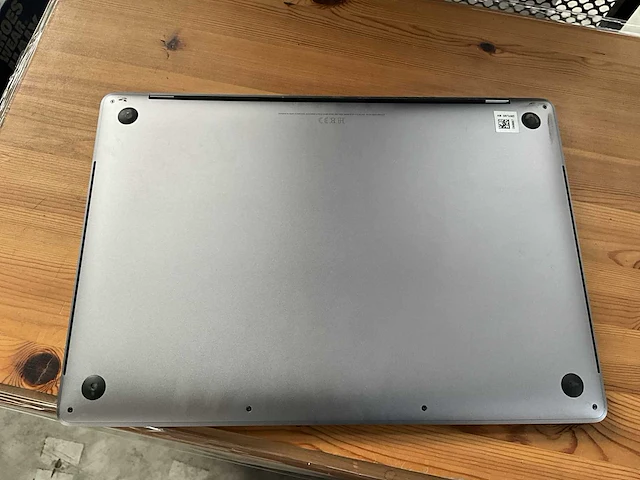 15” apple macbook pro a1990 - afbeelding 6 van  7