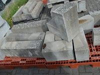 15 borduren 1 m, 8 hoekborduren (zonder pvc paletten) - afbeelding 4 van  7