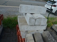 15 borduren 1 m, 8 hoekborduren (zonder pvc paletten) - afbeelding 5 van  7