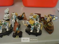 ±15 dierenbeeldjes in bak - afbeelding 3 van  3