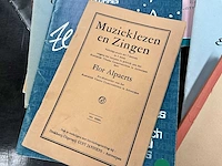 15 diverse partituurboeken waaronder voor zang en notenleer - afbeelding 2 van  9