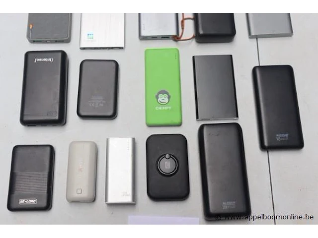 15 diverse powerbanks - afbeelding 3 van  3
