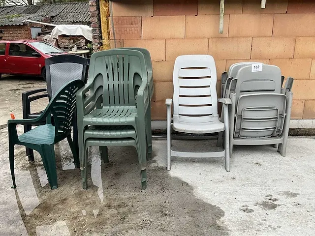 15 diverse tuinstoelen+tuinbank - afbeelding 1 van  7