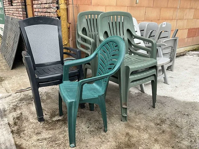 15 diverse tuinstoelen+tuinbank - afbeelding 5 van  7