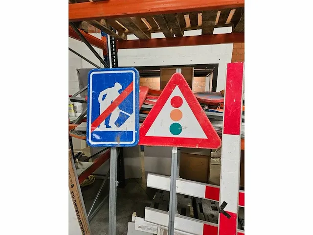 15 diverse verkeers/signalisatieborden - afbeelding 8 van  14