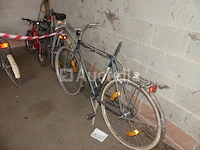 15 fietsen te herstellen - afbeelding 1 van  10