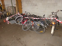 15 fietsen te herstellen - afbeelding 4 van  10