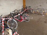 15 fietsen te herstellen - afbeelding 8 van  10