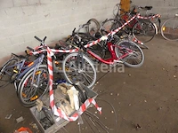 15 fietsen te herstellen - afbeelding 9 van  10