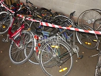 15 fietsen te herstellen - afbeelding 10 van  10