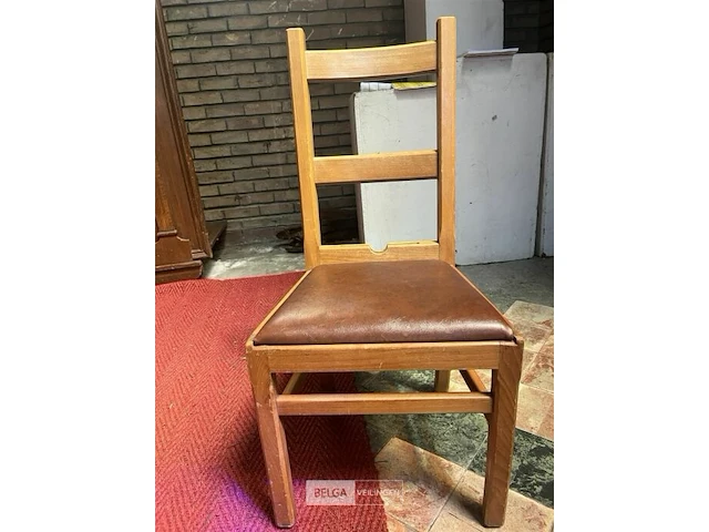 15 kleine kerkstoelen - afbeelding 1 van  4