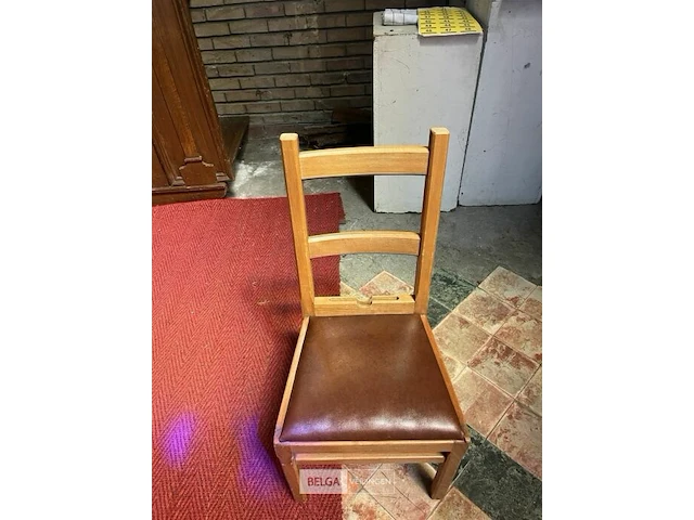 15 kleine kerkstoelen - afbeelding 4 van  4