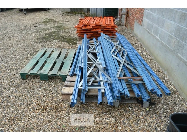 ±15 lopende meter rek met houten leggers - afbeelding 4 van  9