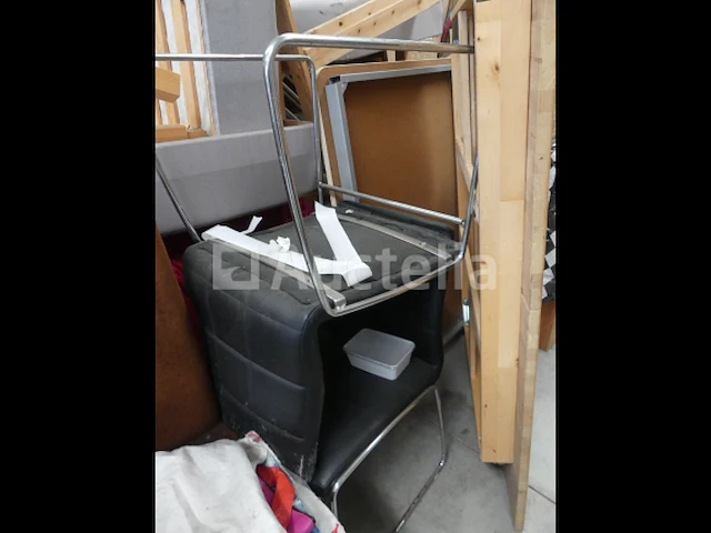 15 niet-overeenkomende stoelen - afbeelding 5 van  5