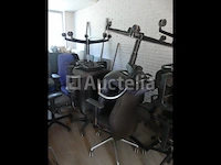 15 stoelen op wielen (niet bij elkaar passend) - afbeelding 2 van  6