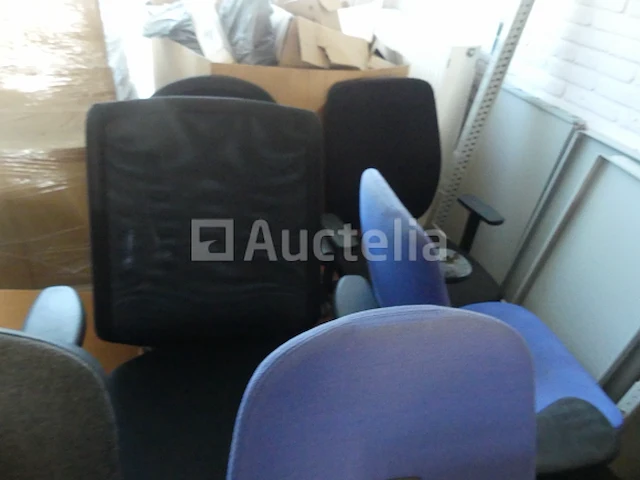 15 stoelen op wielen (niet bij elkaar passend) - afbeelding 6 van  6