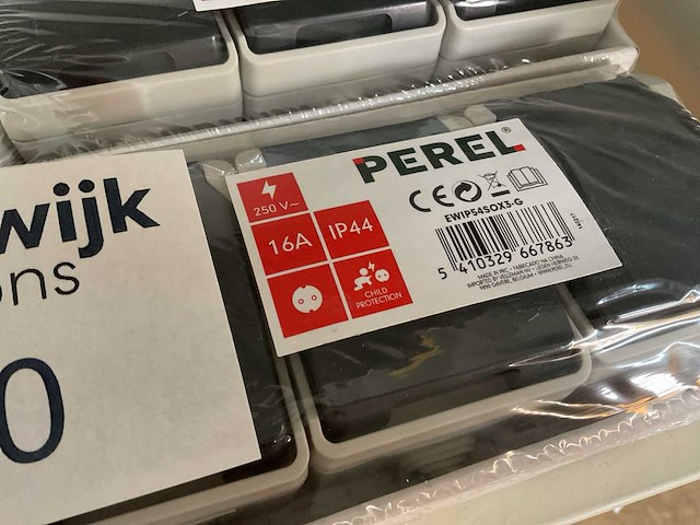 15 stopcontacten - afbeelding 2 van  3