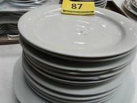 15 tal diverse platte borden - afbeelding 1 van  2