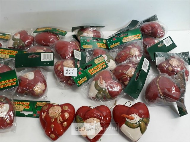 15 x hangdeco hart met kerstfiguur 3 assorti 7 cm - afbeelding 1 van  3