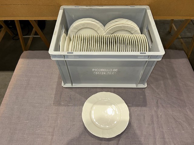 150 beige borden - afbeelding 1 van  5