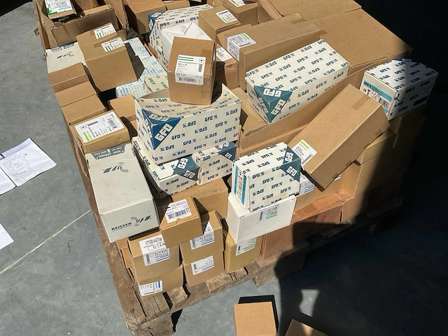 150 dozen deels inox bouten en moeren - afbeelding 11 van  15