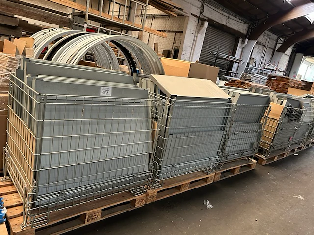 150 metalen legbanken - afbeelding 1 van  3