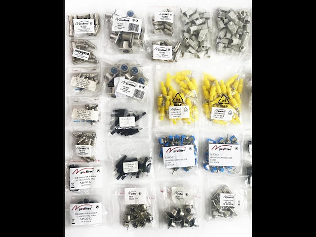 1500 stuks profitec en andere elektronische accessoires, kabels, adapters - afbeelding 9 van  17