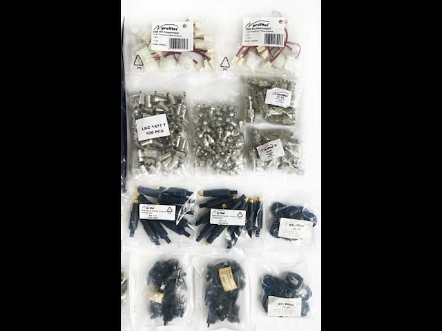 1500 stuks profitec en andere elektronische accessoires, kabels, adapters - afbeelding 13 van  17