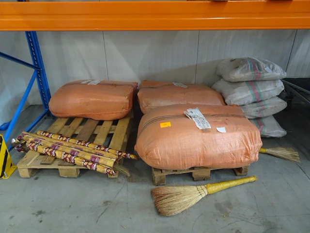 150x bezem + 400x veegborstel - afbeelding 1 van  4