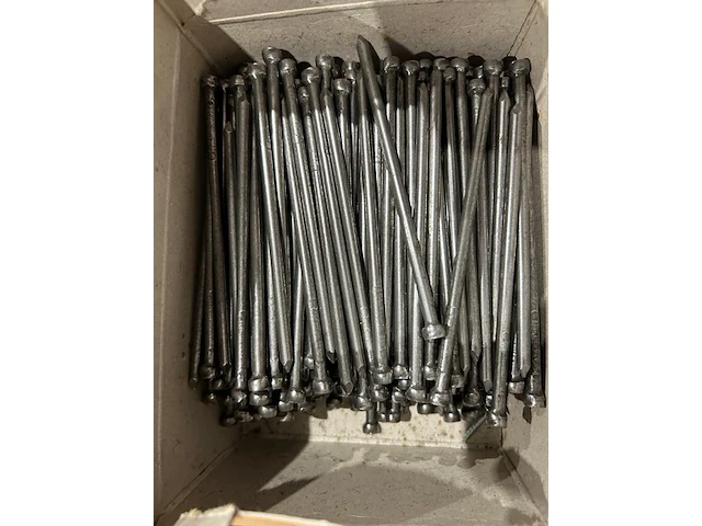 153 dozen nagels - afbeelding 1 van  3