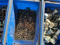 15,70 kg diverse bevestigingsmaterialen in stapelbare bak - afbeelding 11 van  13