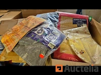 158 kg home huishoudtextiel mix: tafelkleden, tafellopers etc. - afbeelding 1 van  28