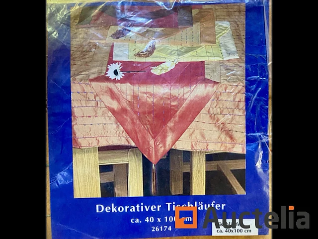 158 kg home huishoudtextiel mix: tafelkleden, tafellopers etc. - afbeelding 19 van  28