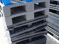 15x 80x120 plastic palletten - afbeelding 1 van  2