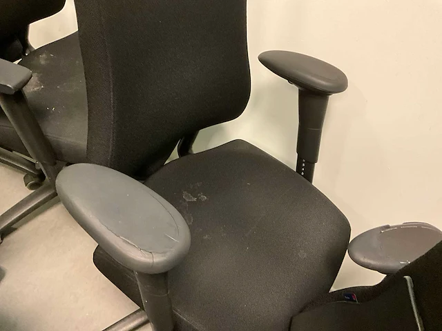 15x diverse bureaustoelen - afbeelding 2 van  19