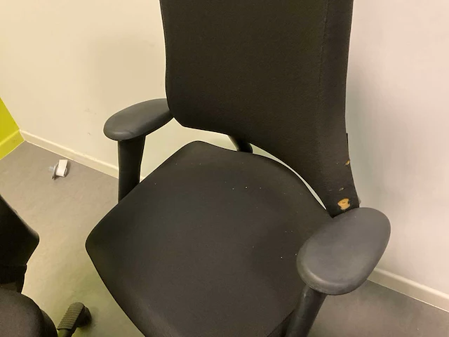15x diverse bureaustoelen - afbeelding 9 van  19