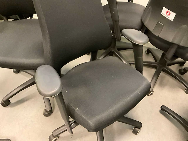 15x diverse bureaustoelen - afbeelding 18 van  19