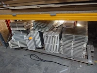 15x diverse gietijzeren radiatoren - afbeelding 2 van  2