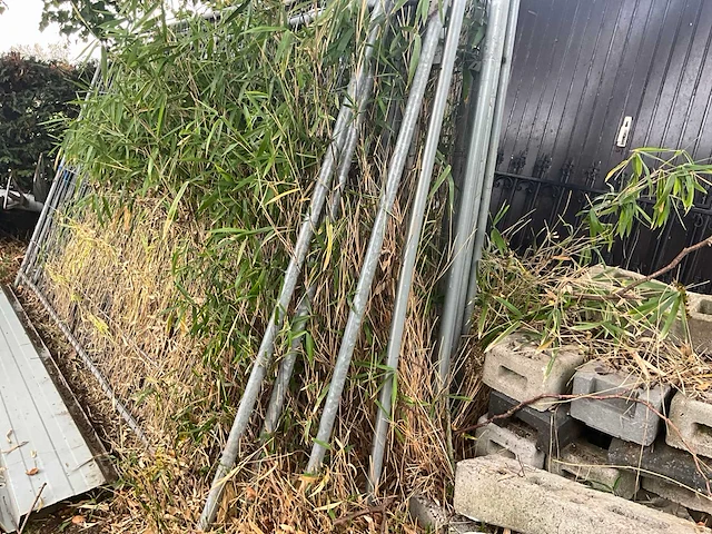 15x heras-hekken met betonblokken - afbeelding 3 van  3