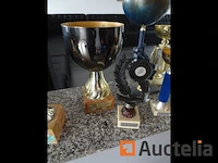 16 diverse bezuinigingen