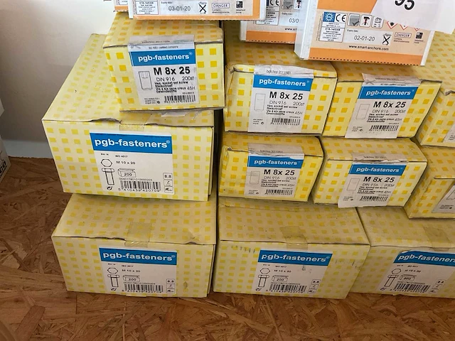 16 dozen houtbouten; stelschroef - afbeelding 2 van  6