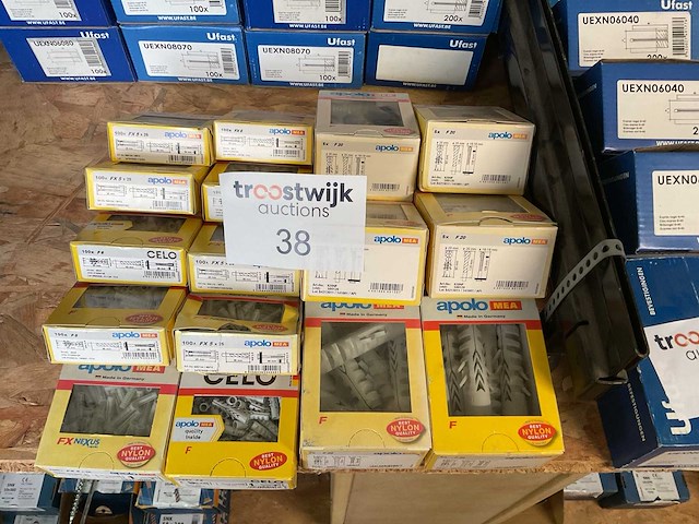 16 dozen pluggen - afbeelding 1 van  9