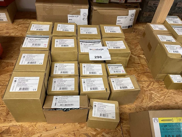 16 dozen spaanderplaatschroeven - afbeelding 1 van  7