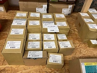 16 dozen spaanderplaatschroeven - afbeelding 1 van  7