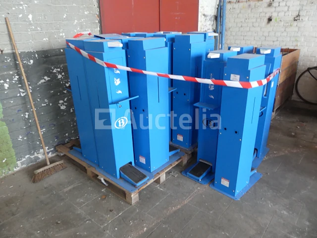 16 hydraulische geldispensers - afbeelding 4 van  5